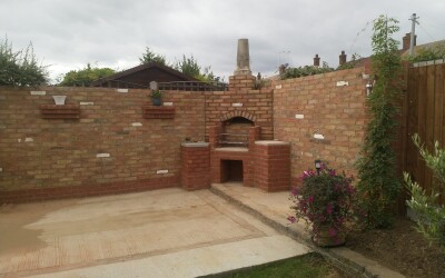 Garden Wall and BBQ area